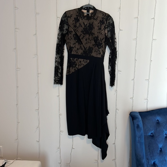 ALEXANDER MCQUEEN
Draped crepe and lace dress 38 - Picture 11 of 16